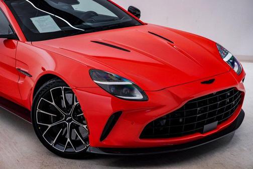 2025 Aston Martin Vantage Carbon