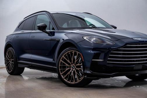 2025 Aston Martin DBX 707