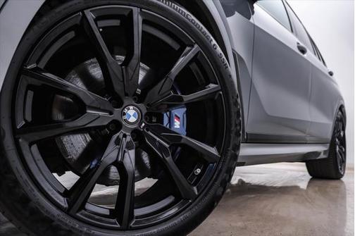 2024 BMW X7 M60i