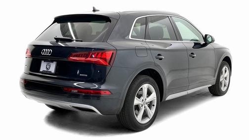 Photo 4 of 29 of 2020 Audi Q5 45 Premium Plus