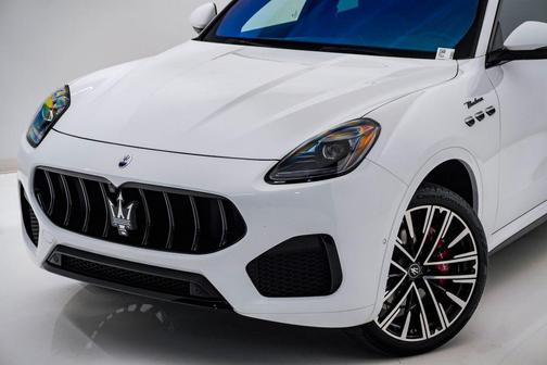 Bianco 2023 Maserati Grecale Modena