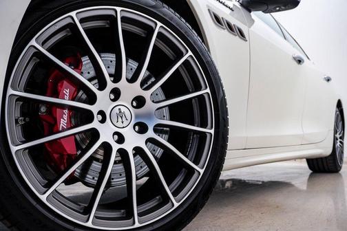 2024 Maserati Quattroporte Modena