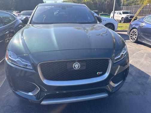 British Racing Green Metallic 2018 Jaguar F-PACE S