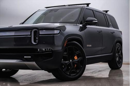 2024 Rivian R1S Adventure