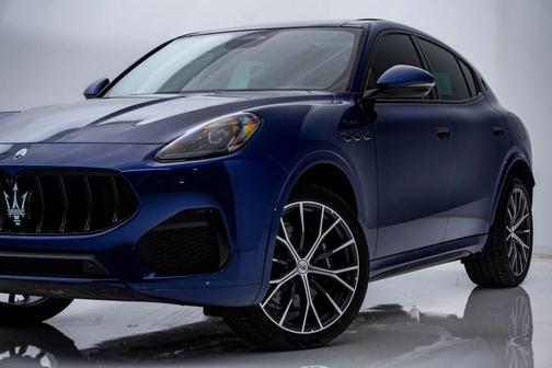 Blu Intenso Metallic 2026 Maserati Grecale Modena