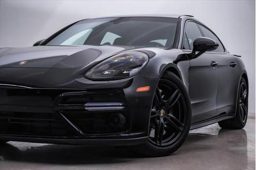 2018 Porsche Panamera Turbo Executive