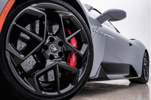 2023 Maserati MC20 Carbon