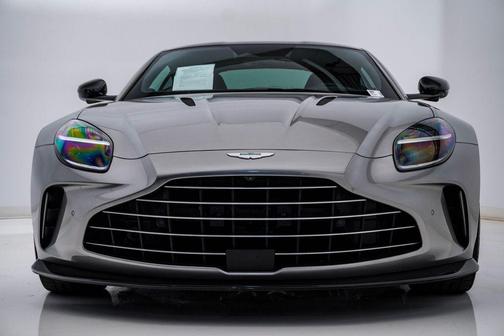 Aluminite Silver 2025 Aston Martin Vantage Carbon