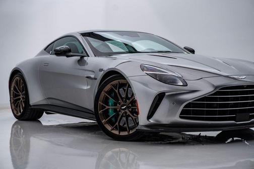 Aluminite Silver 2025 Aston Martin Vantage Carbon