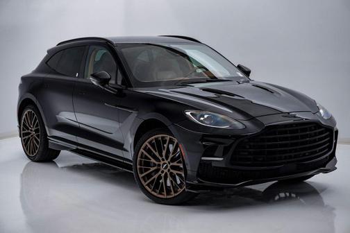 Q Oberon Black 2025 Aston Martin DBX 707