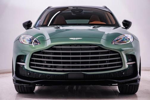 2025 Aston Martin DBX 707