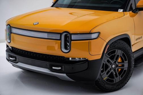 2023 Rivian R1S Adventure