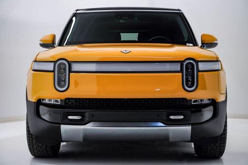 2023 Rivian R1S Adventure