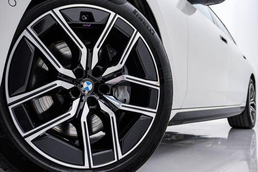 2025 BMW 740 740i xDrive