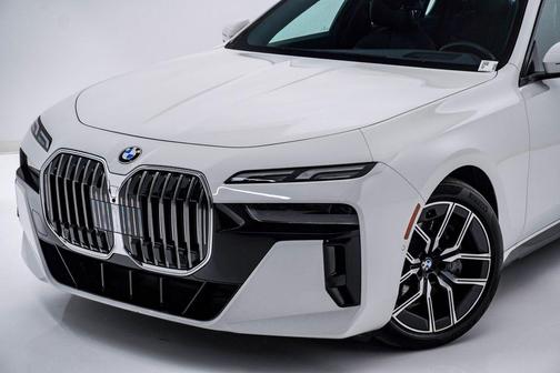 2025 BMW 740 740i xDrive