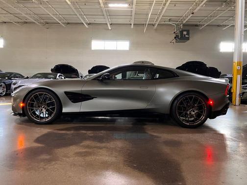 2025 Aston Martin Vanquish V12