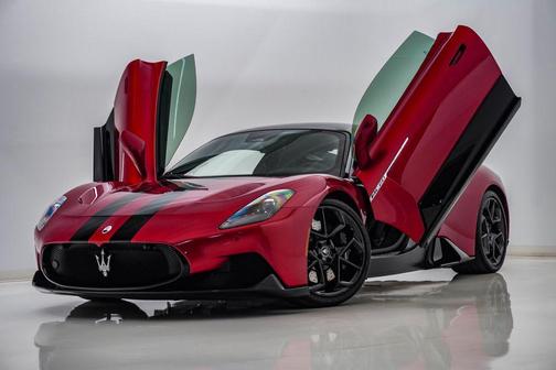 Red 2023 Maserati MC20 Base