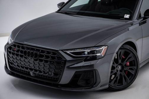 Daytona Gray Pearl Effect 2025 Audi S8 4.0T