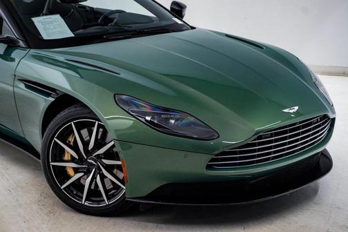 2023 Aston Martin DB11 Volante
