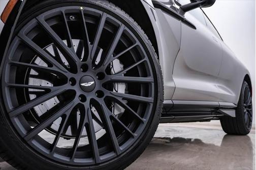 2025 Aston Martin DBX 707