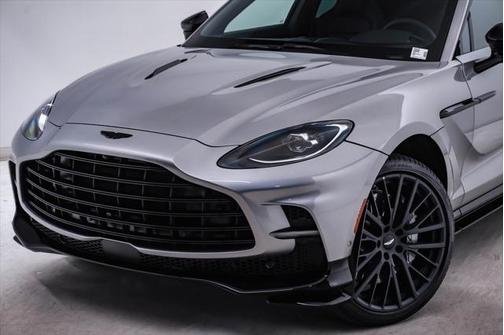 2025 Aston Martin DBX 707