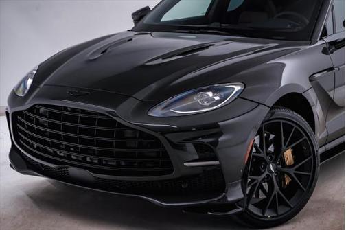 2025 Aston Martin DBX 707