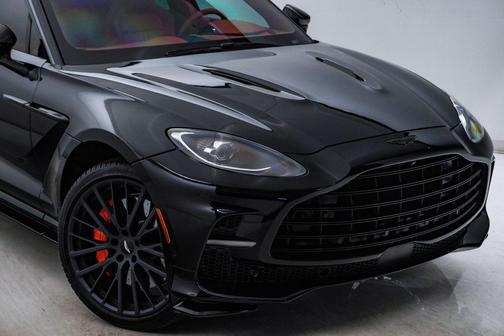 2025 Aston Martin DBX 707