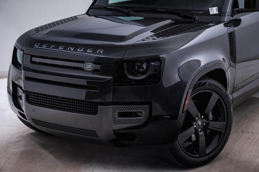 2024 Land Rover Defender 110 V8