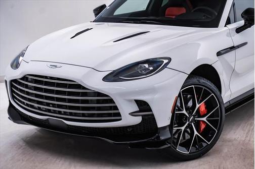 2025 Aston Martin DBX 707