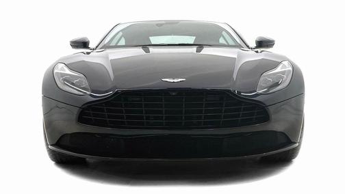 Photo 5 of 24 of 2018 Aston Martin DB11 V12