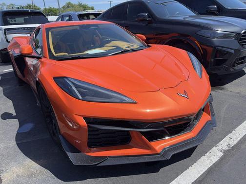 Sebring Orange Tintcoat 2025 Chevrolet Corvette Z06