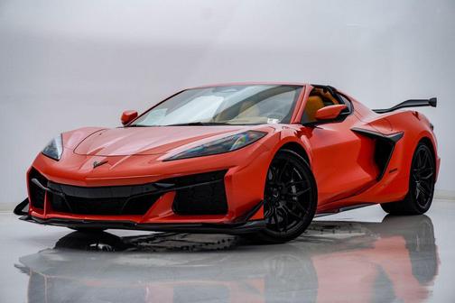 Sebring Orange Tintcoat 2025 Chevrolet Corvette Z06
