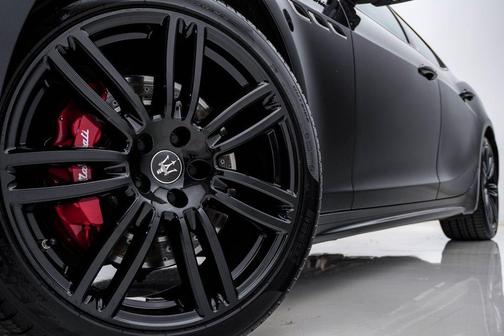 Nero Ribelle Metallic 2023 Maserati Ghibli Modena Q4