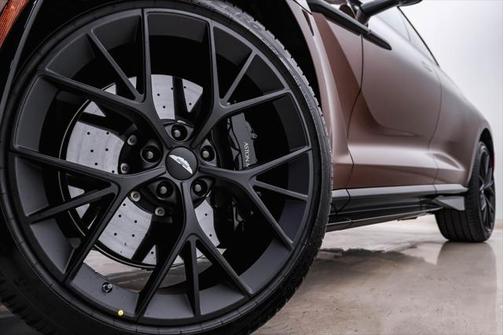 2025 Aston Martin DBX 707