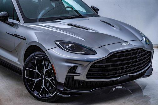 2025 Aston Martin DBX 707