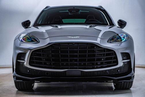 2025 Aston Martin DBX 707