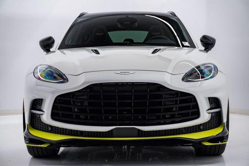 Q Neutron White 2025 Aston Martin DBX 707