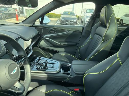 Q Neutron White 2025 Aston Martin DBX 707