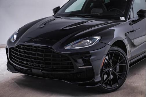 2025 Aston Martin DBX 707