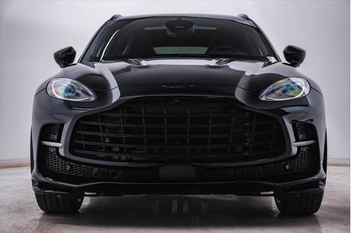 2025 Aston Martin DBX 707
