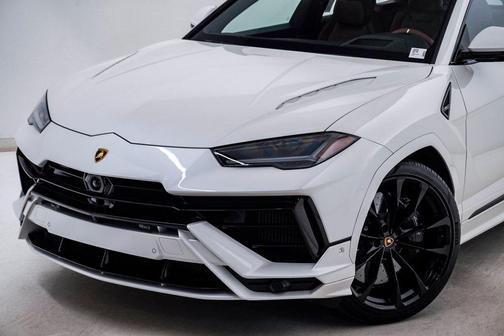 2024 Lamborghini Urus S