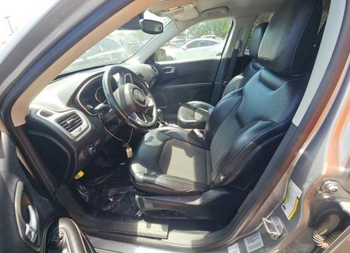 Billet Silver Metallic Clearcoat 2018 Jeep Compass Latitude