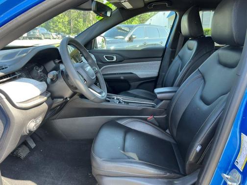 Hydro Blue Pearlcoat 2024 Jeep Compass Latitude Lux