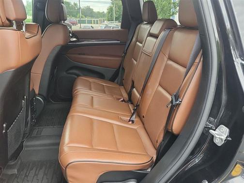 Black 2021 Jeep Grand Cherokee Overland