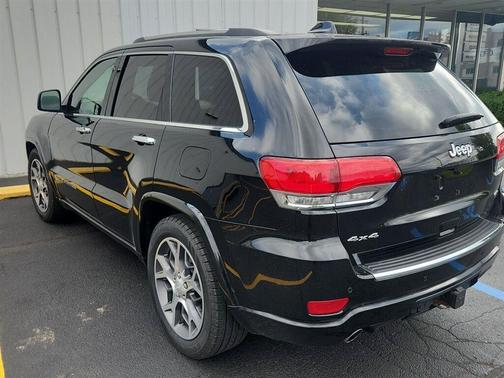 Black 2021 Jeep Grand Cherokee Overland