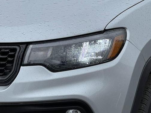 Silver Zynith 2026 Jeep Compass Latitude