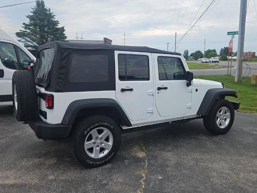 Bright White Clearcoat 2014 Jeep Wrangler Unlimited Sport