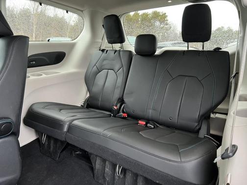 2021 Chrysler Pacifica Hybrid Touring L