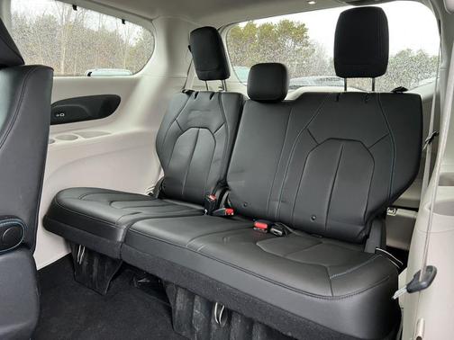 2021 Chrysler Pacifica Hybrid Touring L