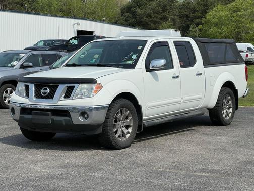 Glacier White 2015 Nissan Frontier SL